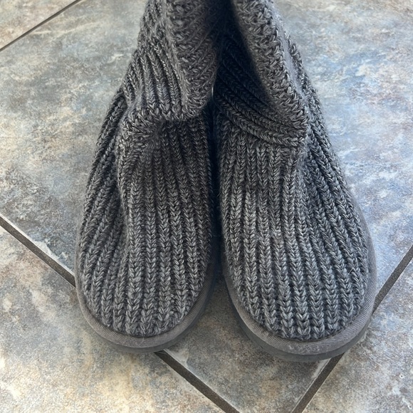UGG Knit Sheepskin boot ‘classic cardy’ grey - Picture 2 of 8